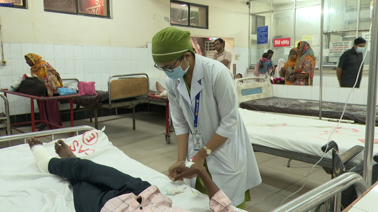 পঙ্গু হাসপাতালে আহতদের চিকিৎসা।