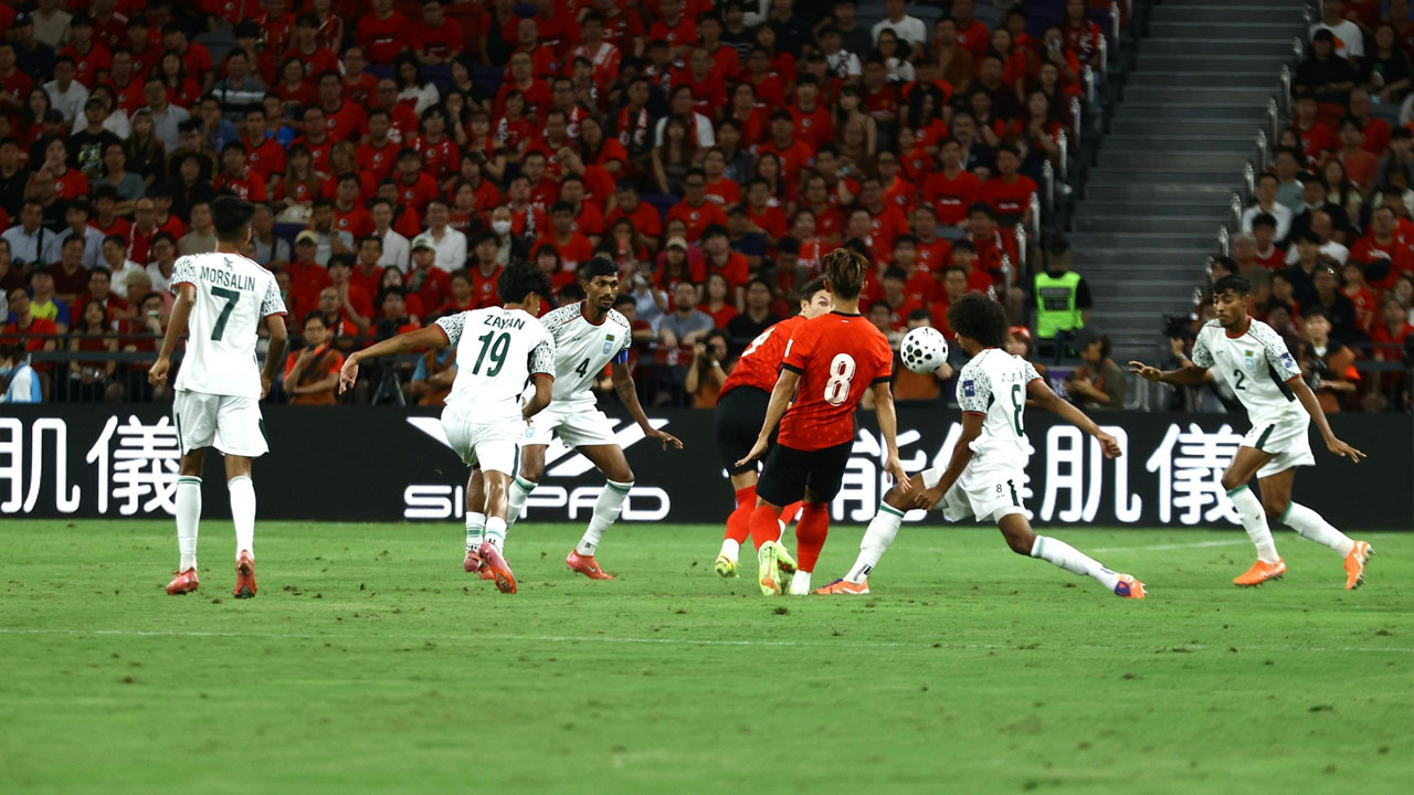 হংকং-বাংলাদেশ ম্যাচের একটি মুহূর্ত।