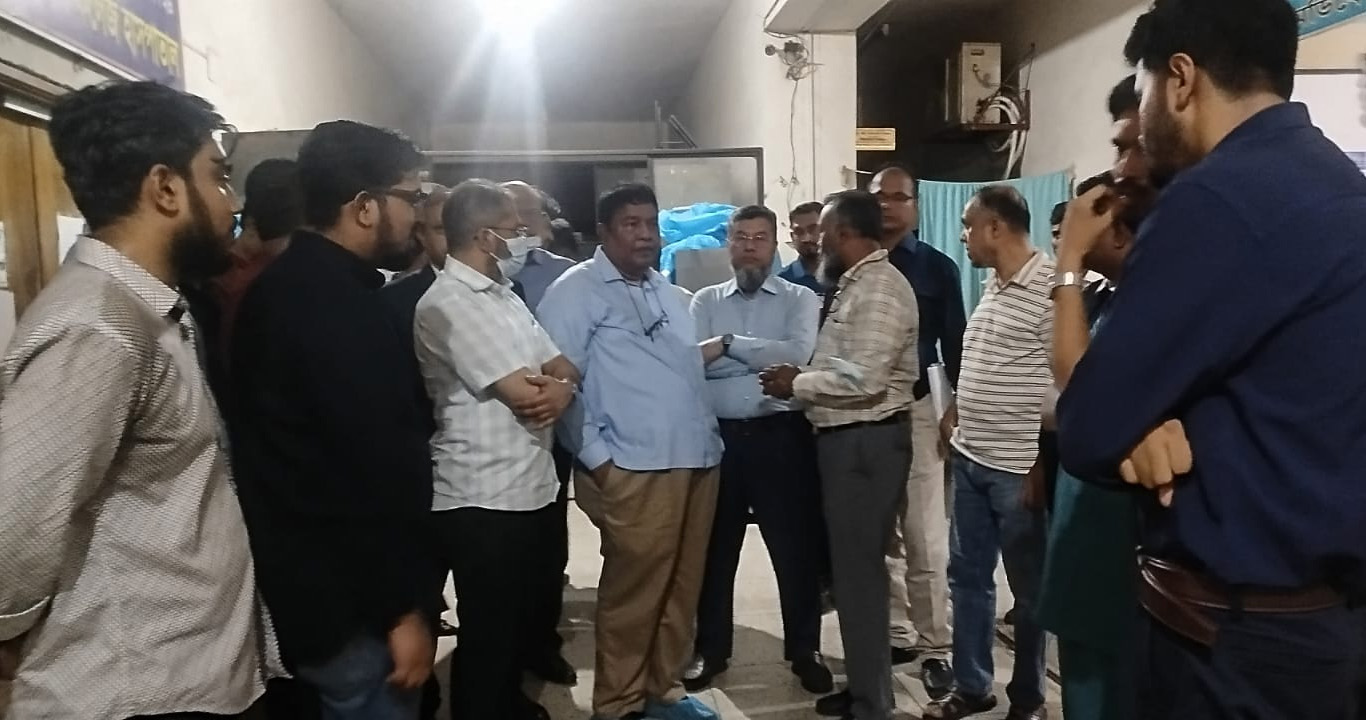 ডা. নাসিরকে দেখতে ঢামেকে জেডআরএফ প্রতিনিধি দল।