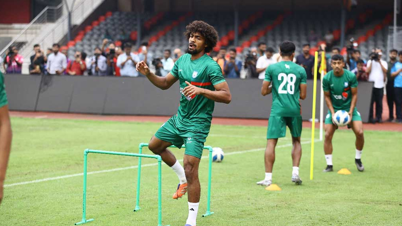 অনুশীলনে হামজা চৌধুরী।