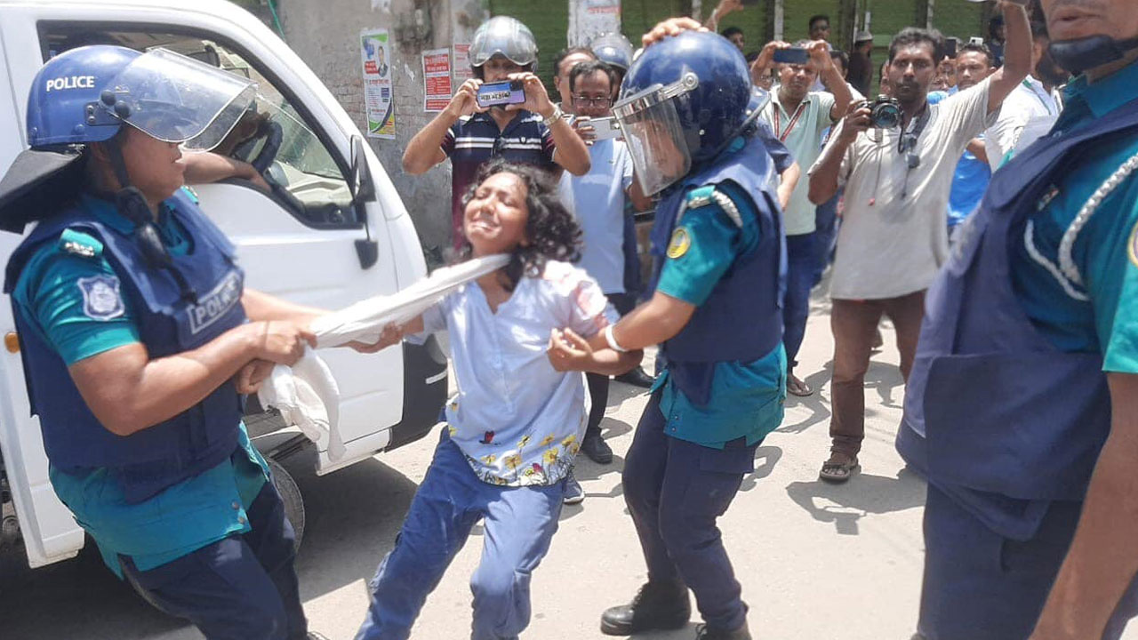 জুলাই আন্দোলনে পুলিশের হাতে গ্রেফতার লামিয়া সায়মন