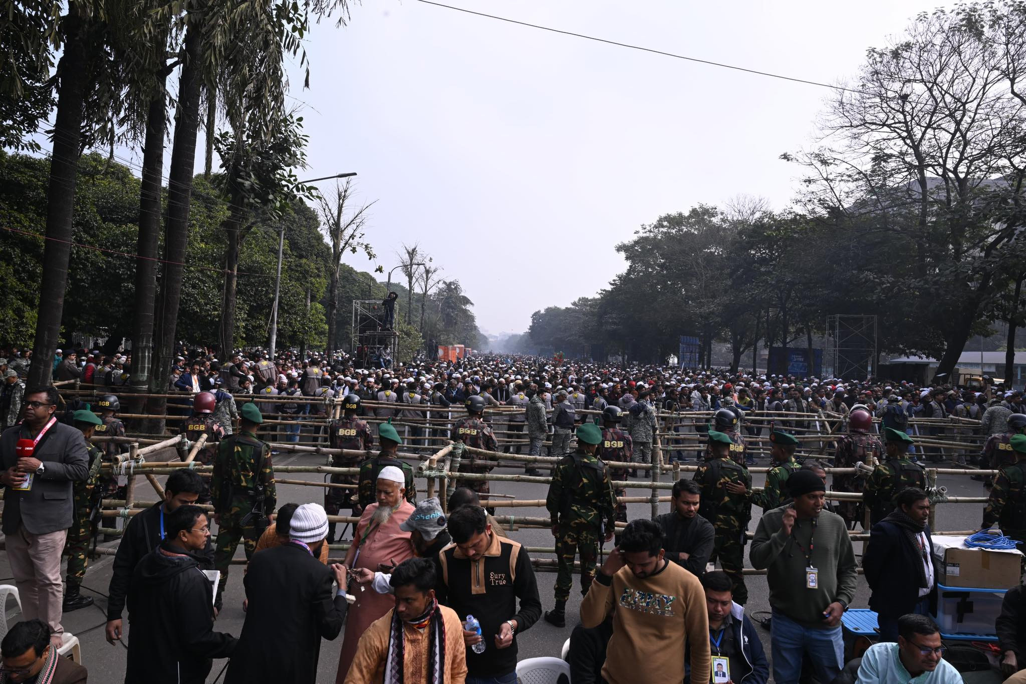 খালেদা জিয়ার জানাজার জন্য প্রস্তুত মানিক মিয়া অ্যাভিনিউ।