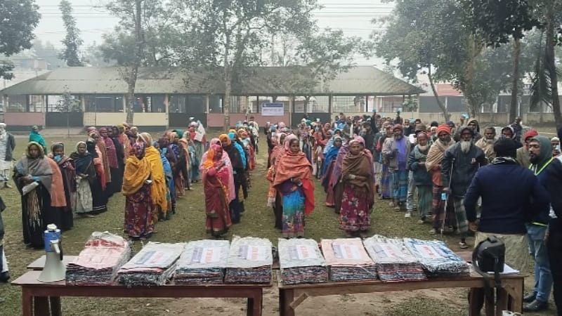 যাকাত ফাউন্ডেশন অব আমেরিকার উদ্যোগে শীতবস্ত্র ও রুম হিটার বিতরণ।