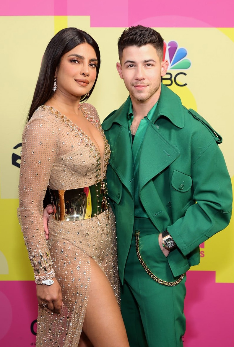 বলিউড অভিনেত্রী প্রিয়াঙ্কা চোপড়া ও মার্কিন পপ তারকা নিক জোনাস।