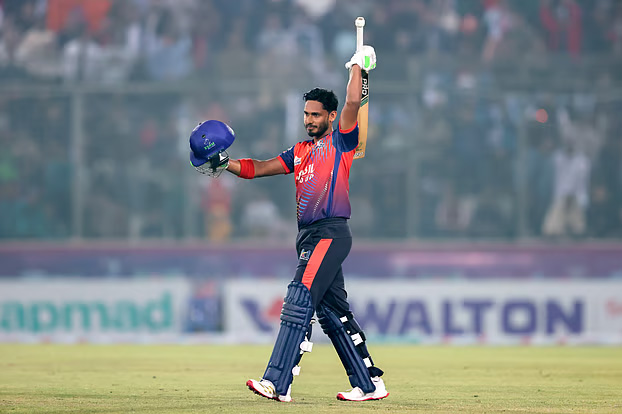 সেঞ্চুরি করেছেন তানজিদ হাসান।