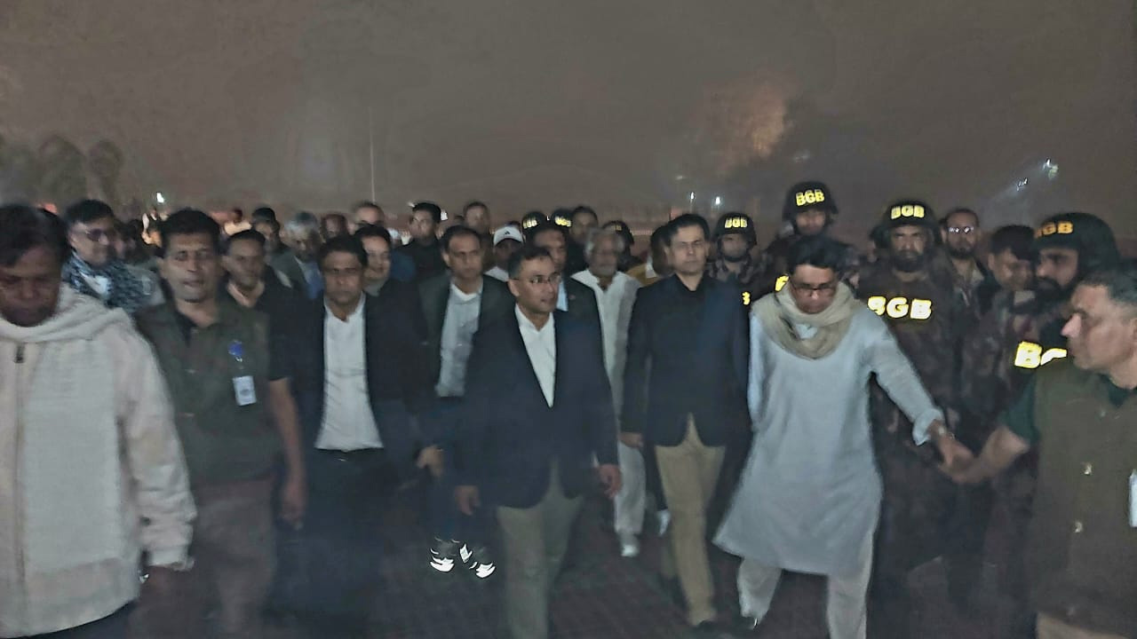 জাতীয় স্মৃতিসৌধে তারেক রহমান।