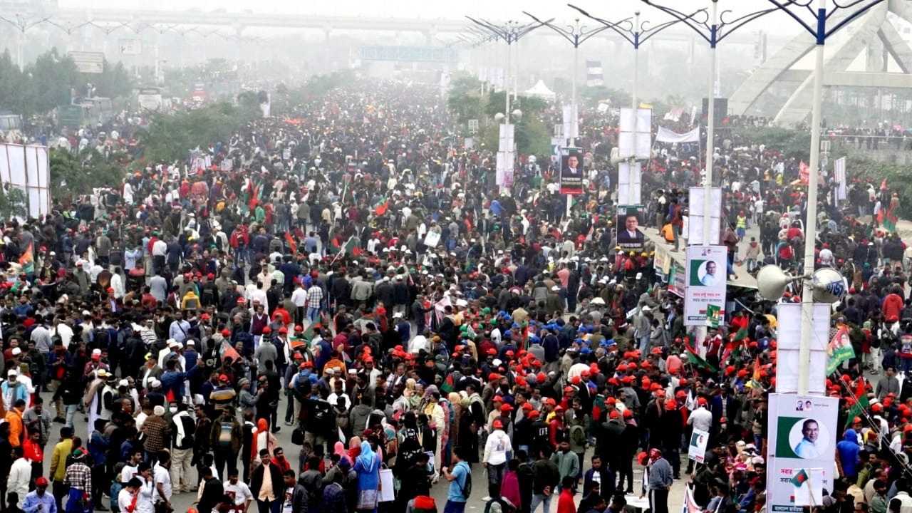 নেতাকর্মীদের বাঁধভাঙা উল্লাস।