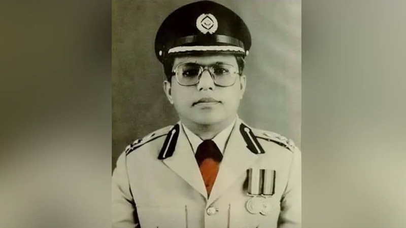 পুলিশের সাবেক আইজি এম আজিজুল হক মারা গেছেন