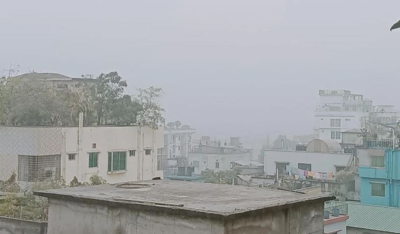 ঢাকায়ও তীব্র শীত, ঘন কুয়াশা