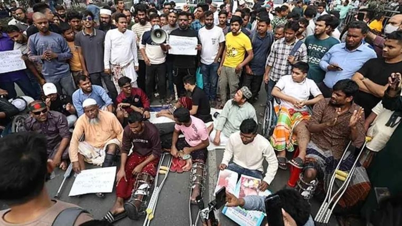সরকারকে সন্ধ্যা পর্যন্ত সময় দিলেন অভ্যুত্থানে আহতরা