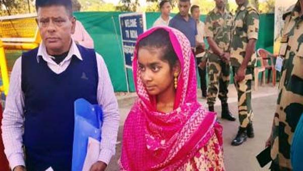 গাজীপুরের পুনর্বাসন কেন্দ্রে থেকে আড়াই বছর পর ভারতে ফিরল শাহীনা
