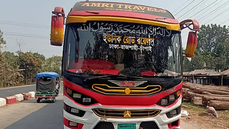 চলন্ত বাসের ডাকাতি ও শ্লীলতাহানি, গ্রেপ্তার ৩