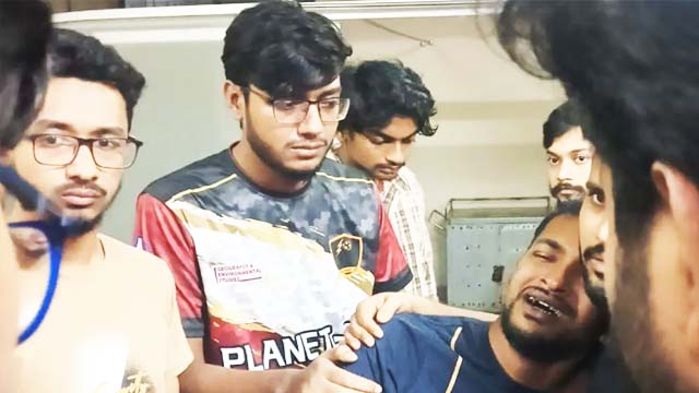 চবিতে শিক্ষার্থীকে মুখ বেঁধে তুলে নিয়ে বেধড়ক পেটাল দুর্বৃত্তরা