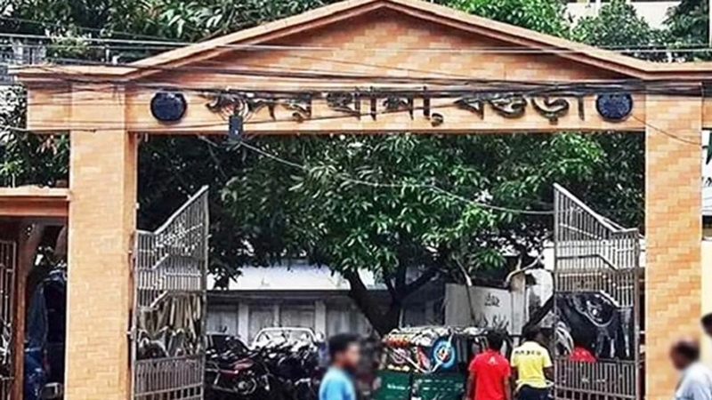 প্রতিবাদ করায় ৪ ছাত্রদলকর্মীকে ছুরিকাঘাত