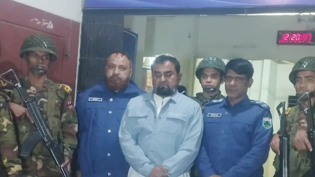 সাবেক এমপি জাহাঙ্গীর দেশীয় অস্ত্রসহ গ্রেপ্তার