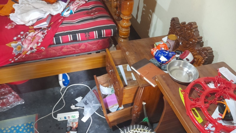 ৭ লাখ টাকাসহ মোটরসাইকেল নিয়ে গেল ডাকাতদল