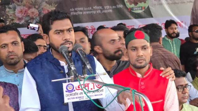 আ. লীগ কর্মীদের দুধ ‍দিয়ে গোসল করে  পবিত্র হওয়ার কথা বললেন - নুর