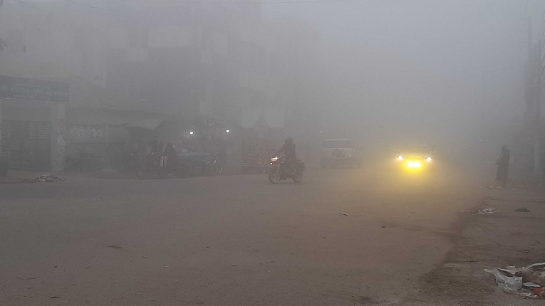 ঘন কুয়াশায় পঞ্চগড়, তাপমাত্রা ১০ ডিগ্রি