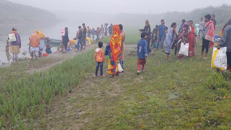 ডুব দিয়ে হয় ‘পাপমোচন’