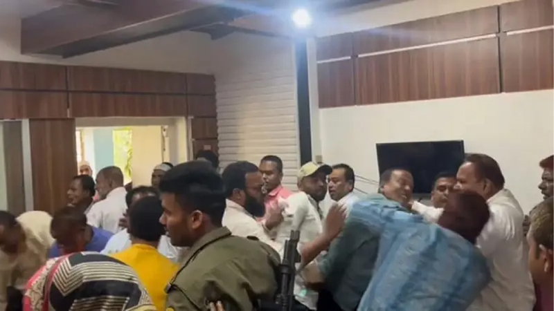 ৪ জামায়াত নেতাকে পেটালেন বিএনপি নেতারা!