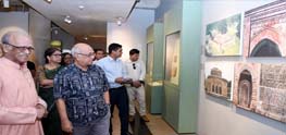 মুক্তিযুদ্ধ জাদুঘর পরিদর্শন : ফারুক ই আজম