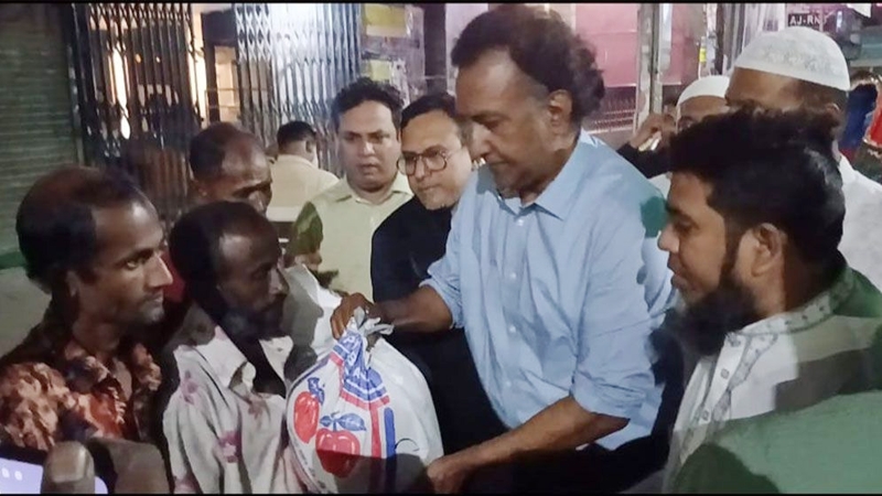 রমজানের উপহার সামগ্রী বিতরণ বিএনপির