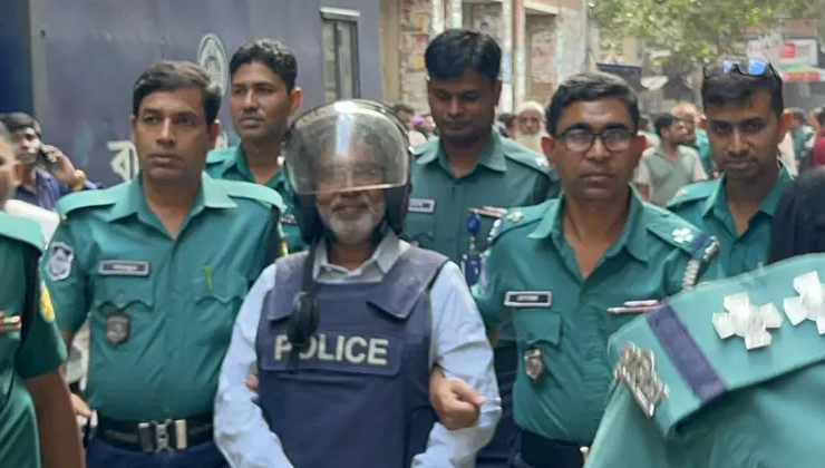 অ্যাডভোকেট মমতাজ উদ্দিন মেহেদির ৭ দিনের রিমান্ড চেয়েছে পুলিশ