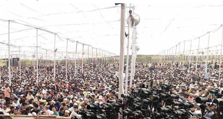 কক্সবাজারে আজহারীর মাহফিলে মানুষের ঢল