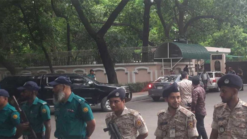 প্রধান উপদেষ্টার সাথে বৈঠকে বিভিন্ন দলের নেতারা