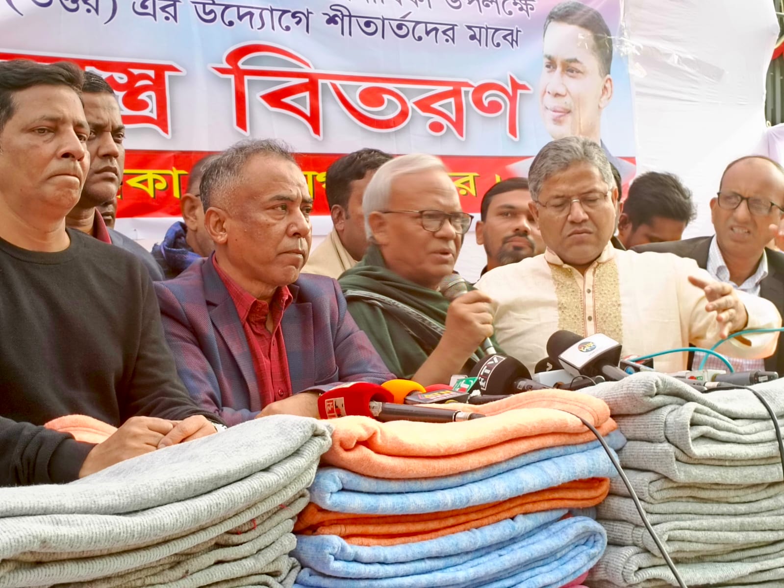 ‘এই সরকারের সমালোচনা করা মানে পতন দাবি করছি না’