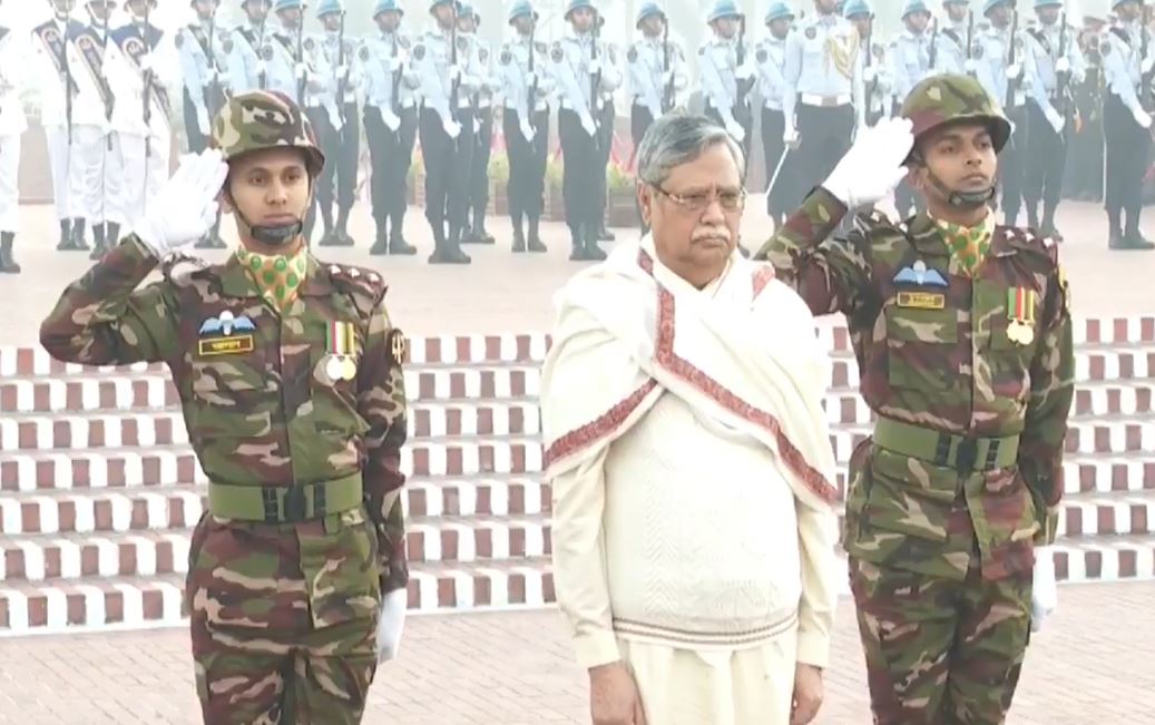 জাতীয় স্মৃতিসৌধে রাষ্ট্রপতির শ্রদ্ধা