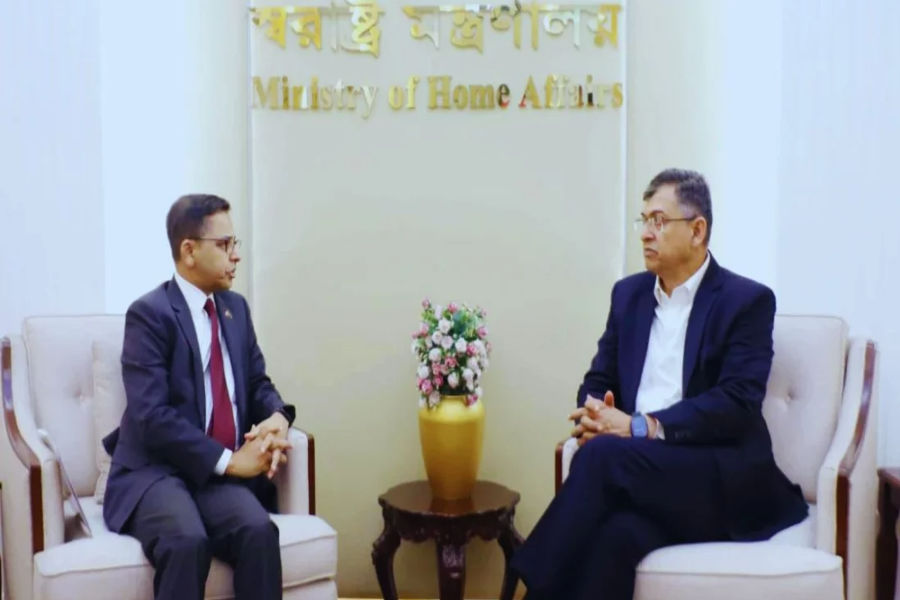 স্বরাষ্ট্রমন্ত্রীর সঙ্গে ভারতীয় হাইকমিশনারের বৈঠক