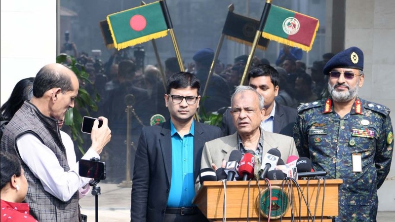 বিতর্কিত সবাইকে ধরা হবে: স্বরাষ্ট্র উপদেষ্টা