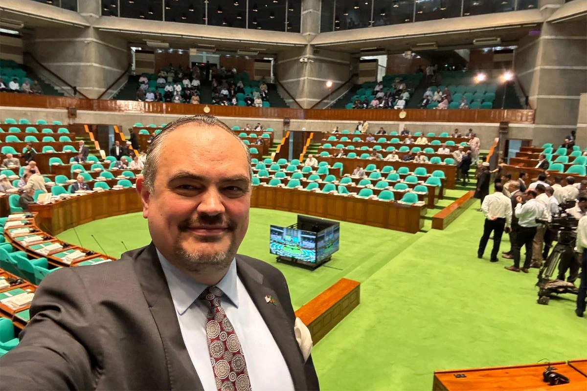 সংসদের উদ্বোধনী অধিবেশন পর্যবেক্ষণ করলেন মার্কিন রাষ্ট্রদূত