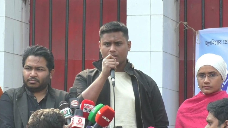 ফ্যাসিবাদের পক্ষে লিখলে আবার কলম ভেঙে দেব : হাসনাত