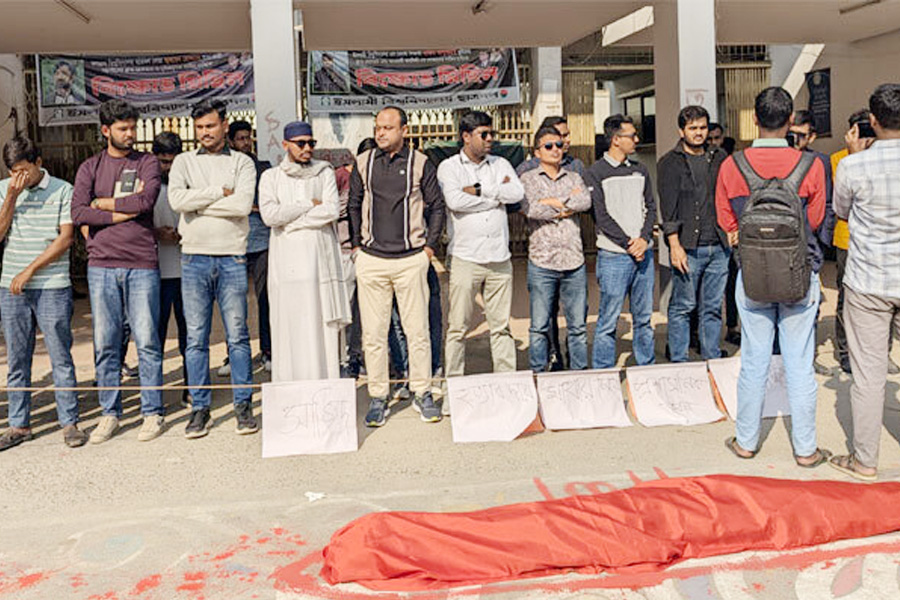 ইবিতে প্রতীকী মরদেহ নিয়ে সাজিদ হত্যার বিচার দাবি