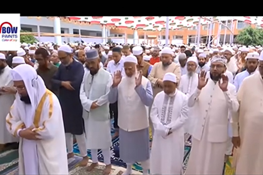মিরপুরে ঈদের নামাজ আদায় করলেন শফিকুর রহমান