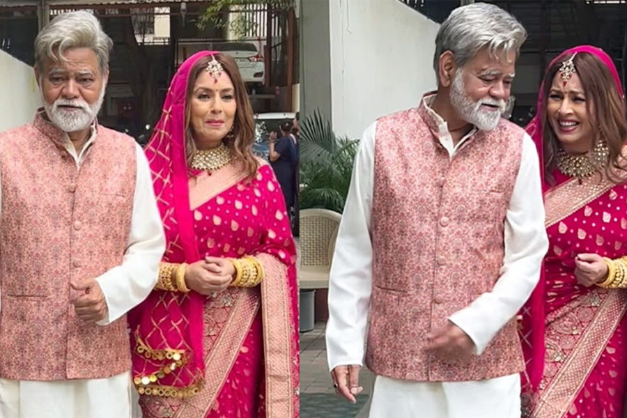 ডিভোর্সের ১২ বছর পর মহিমা, পাশে ষাটোর্ধ্ব সঞ্জয়!