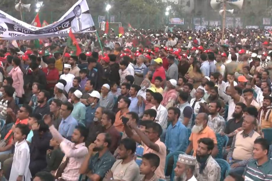 ঢাকা-৬ আসন ধুপখোলা মাঠে জনতার স্রোত