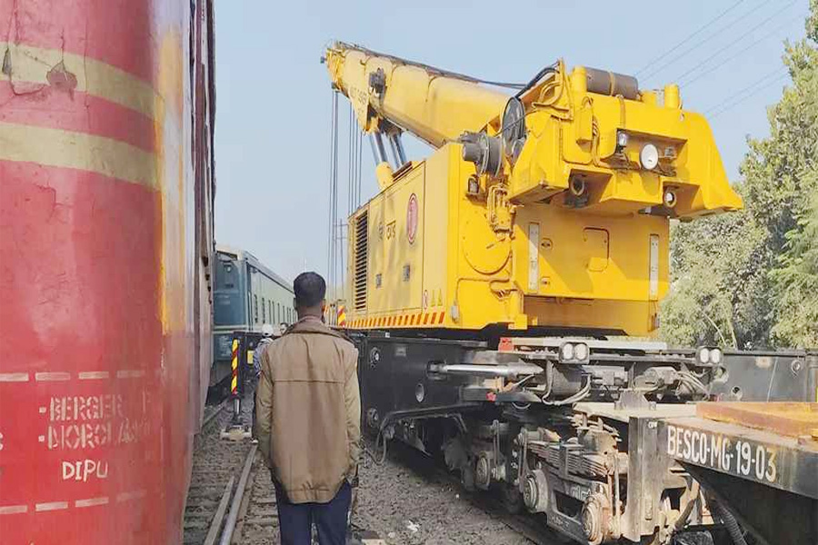 ৯ ঘণ্টা পর ঢাকা–সিলেট–চট্টগ্রাম রুটে ট্রেন চলাচল স্বাভাবিক