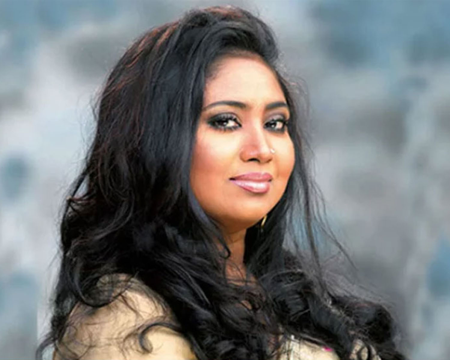 দেশে ফিরছেন ব্লাক ডায়মন্ড খ্যাত সংগীত শিল্পী - বেবী নাজনীন