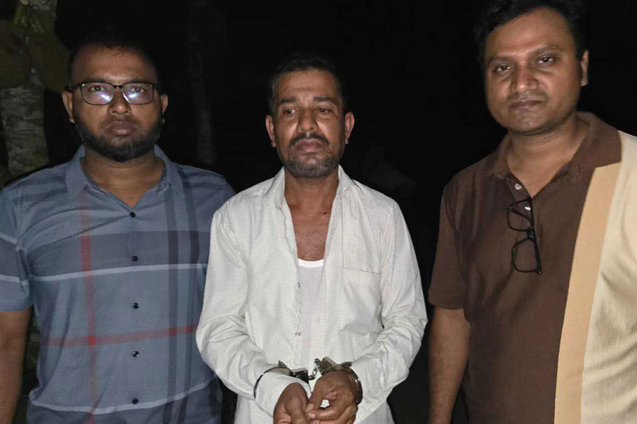 নামাজের সময় মেলার মাইক বন্ধ করতে বলায় ইমামের ওপর হামলা