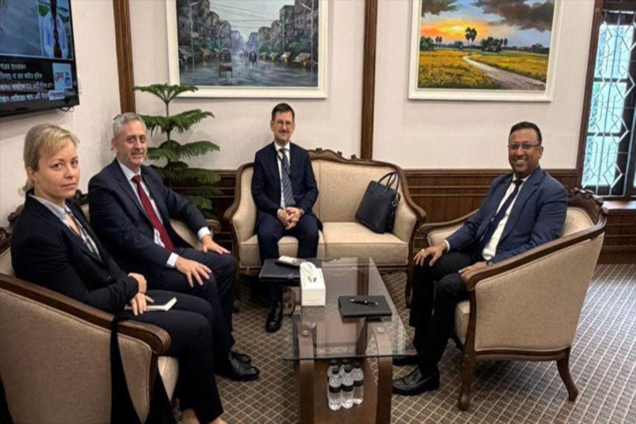 ইইউ প্রতিনিধির সঙ্গে পররাষ্ট্র উপদেষ্টার বৈঠক