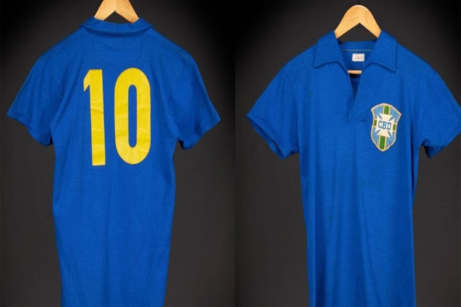 ১৯৫৮ সালের বিশ্বকাপ ফাইনালে পরা পেলের জার্সি নিলামে বিক্রি হয়েছে প্রায় ৬০ কোটি টাকায়। ছবি: সংগৃহীত