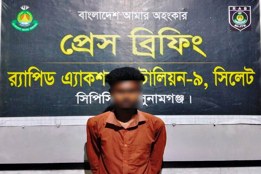 বিশ্বম্ভরপুরে ৪২ বোতল মদসহ একজন গ্রেপ্তার
