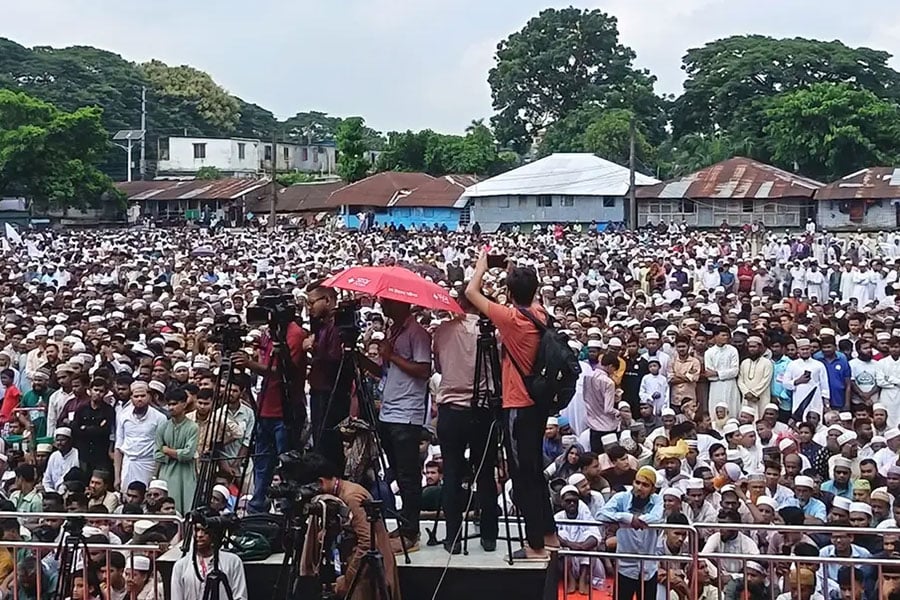 ১১ দলীয় ঐক্যের সমাবেশে নেতা-কর্মীদের ঢল