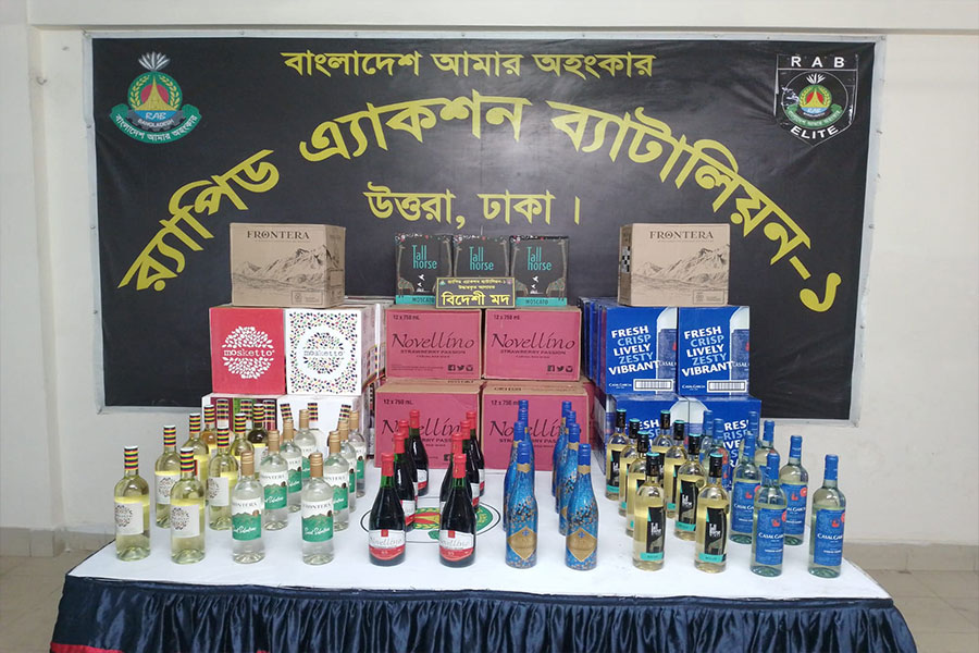 রাজধানীর গুলশানে ৩৬ লাখ টাকার বিদেশি মদসহ গ্রেপ্তার ১