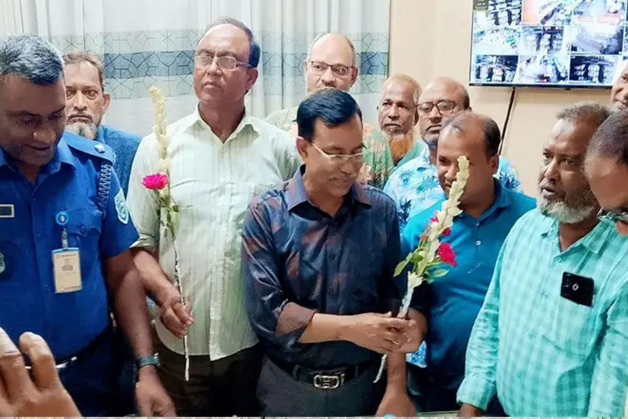গাইবান্ধায় সাব-রেজিস্ট্রার ও দলিল লেখকদের কলম বিরতি প্রত্যাহার
