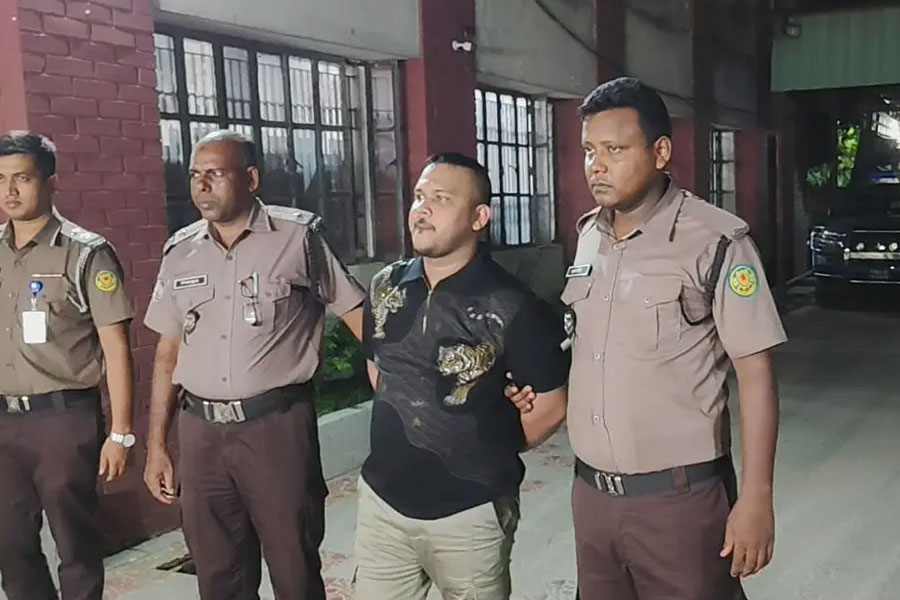 জেনেভা ক্যাম্পের শীর্ষ মাদক কারবারি পিচ্চি রাজা গ্রেপ্তার
