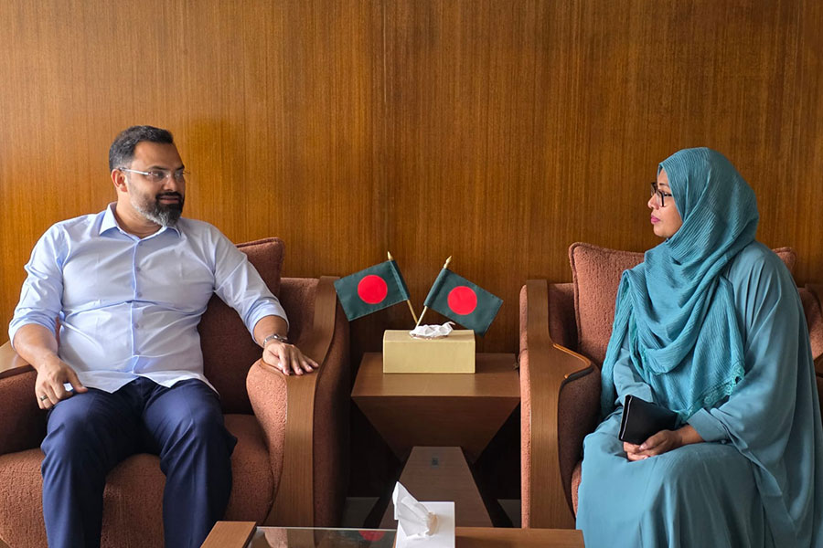 ফেনীর সেই অনুপ্রেরণাদায়ী শিক্ষিকার পাশে যুব ও ক্রীড়া মন্ত্রণালয়